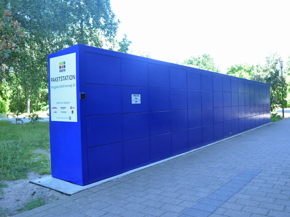 Paketstation im Außenbereich